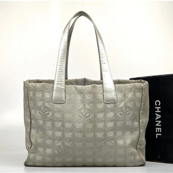 ***SOLD***Authentic CHANEL BAG HAND BAG TOTE Silver